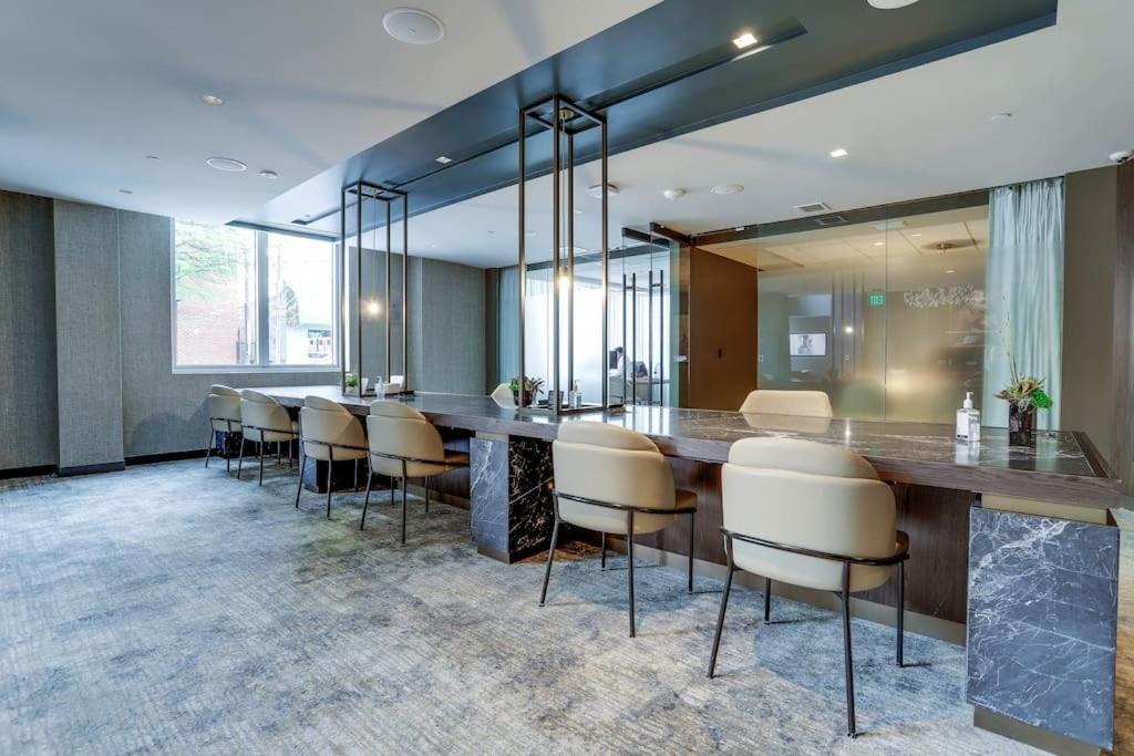 Gorgeous 1 Bedroom At Clarendon With Gym And Rooftop Arlington Luaran gambar
